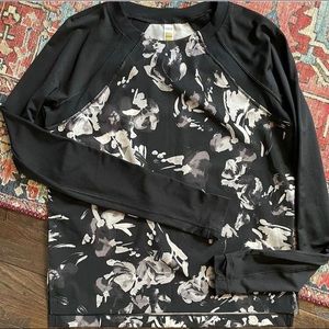 Ladies Lolë lightweight sweater